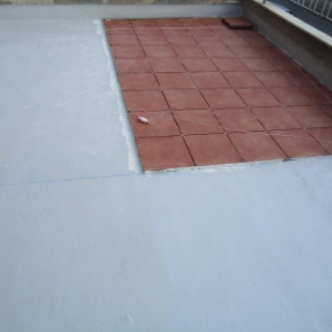 POLIURETANO Y BALDOSA 33X33