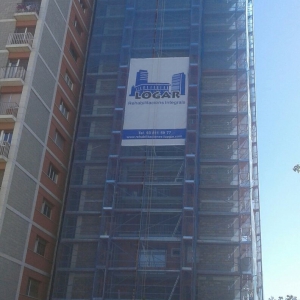 FACHADA CON ANDAMIO